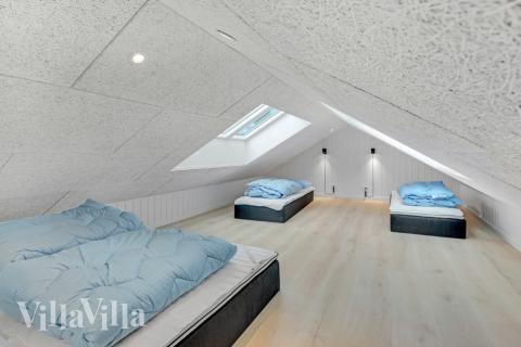 Einige der 26 Schlafgelegenheiten befinden sich im Luxusferienhaus Nr. 674 auf dem ausgebauten Dachboden