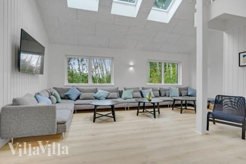 Die Couchecke im Luxusferienhaus Nr. 674 in Nordseeland.