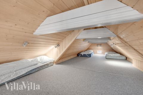 Einige der 15 Schlafgelegenheiten befinden sich im Luxusferienhaus Nr. 675 auf dem ausgebauten Dachboden