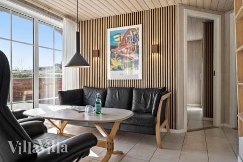 Die Couchecke im Luxusferienhaus Nr. 675 in Westjütland.