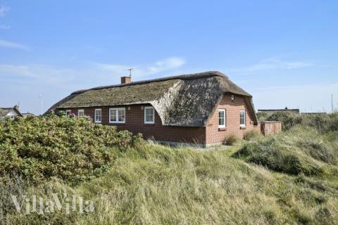 Dieses schöne Poolhaus Nr. 675 mit Platz für 15 Personen liegt in Westjütland