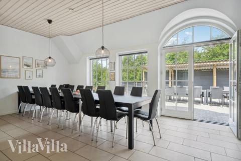 Aufenthaltsraum mit Platz für 16 im Luxusferienhaus Nr. 678.