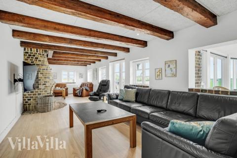 Die Couchecke im Luxusferienhaus Nr. 679 in Westjütland.