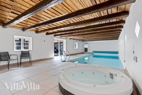 Der schicke Pool im Luxusferienhaus Nr. 679 für 22 Personen