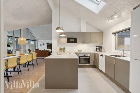 Die Küche in dem Luxusferienhaus Nr. 647 ist so gut ausgestattet, dass man problemlos Mahlzeiten für 14 Personen zubereiten kann.