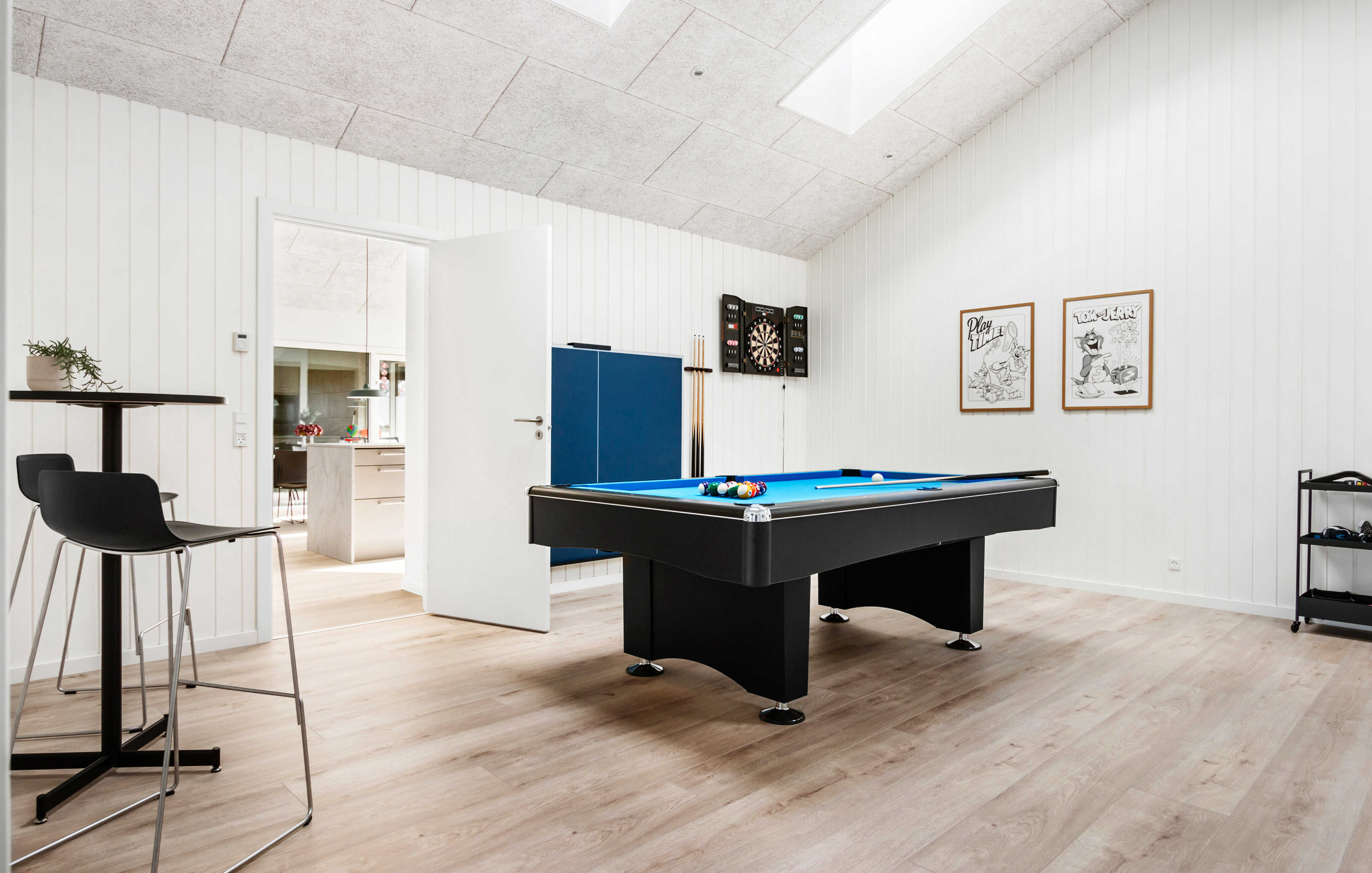 Neben den vielen schönen Stunden, die man im Poolbereich des Hauses verbringen kann, bietet das Luxusferienhaus 682 auch Spielevergnügen bei Billard/Tischtennis und Darts