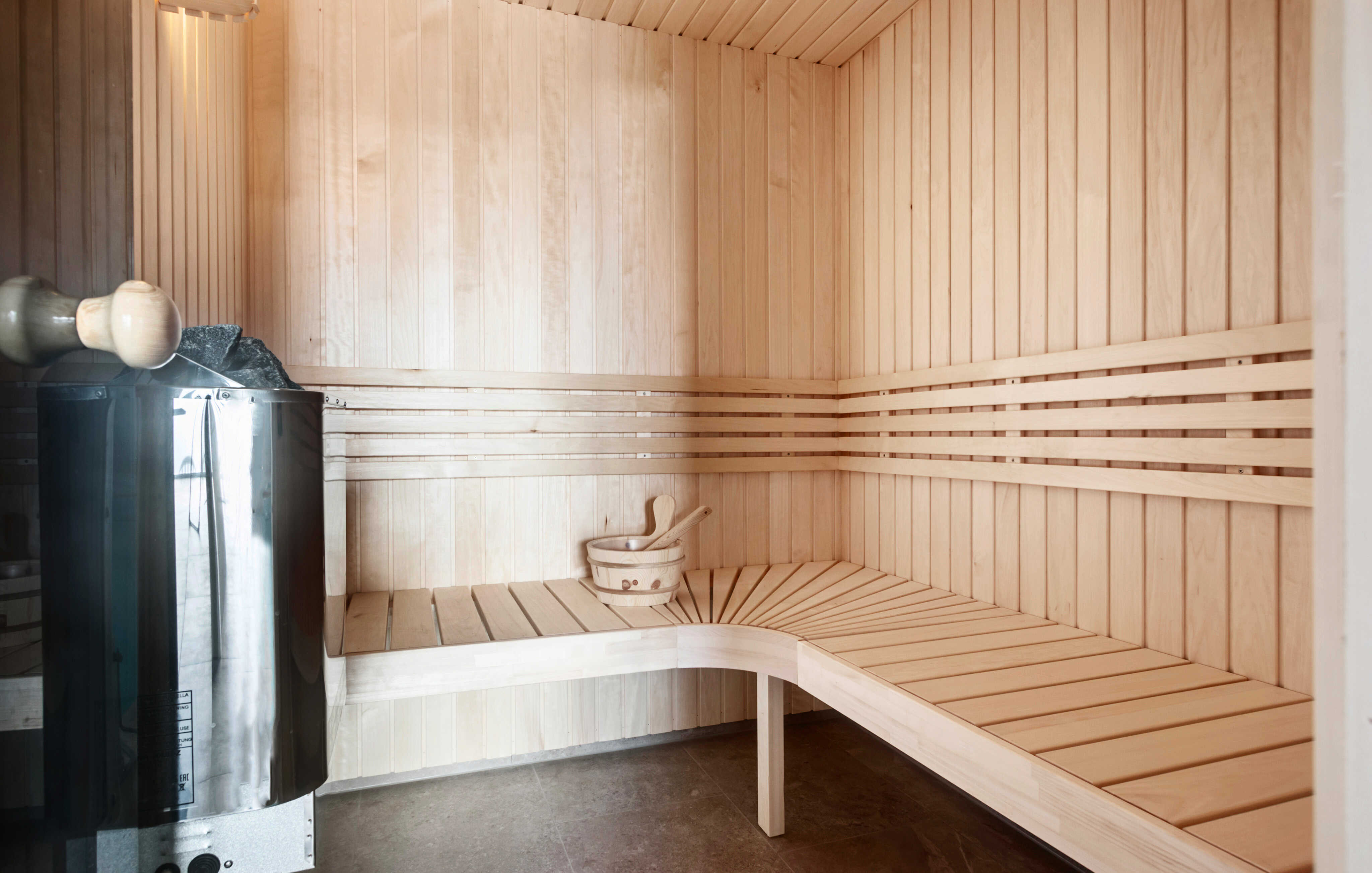 Genießen Sie die heiße Sauna im Luxusferienhaus Nr. 682 für 18 Personen