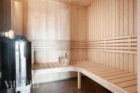 Genießen Sie die heiße Sauna im Luxusferienhaus Nr. 682 für 18 Personen