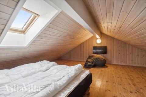 Einige der 16 Schlafgelegenheiten befinden sich im Luxusferienhaus Nr. 221 auf dem ausgebauten Dachboden