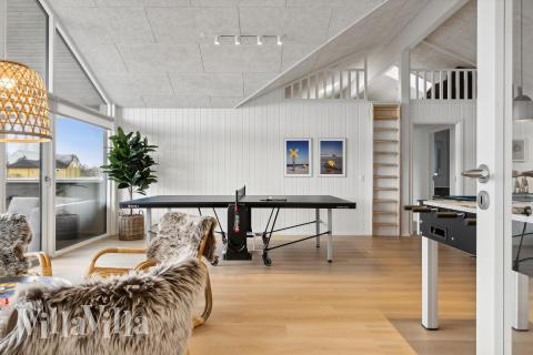 Neben den vielen schönen Stunden, die man im Poolbereich des Hauses verbringen kann, bietet das Luxusferienhaus 652 auch Spielevergnügen bei Billard/Tischtennis und Darts