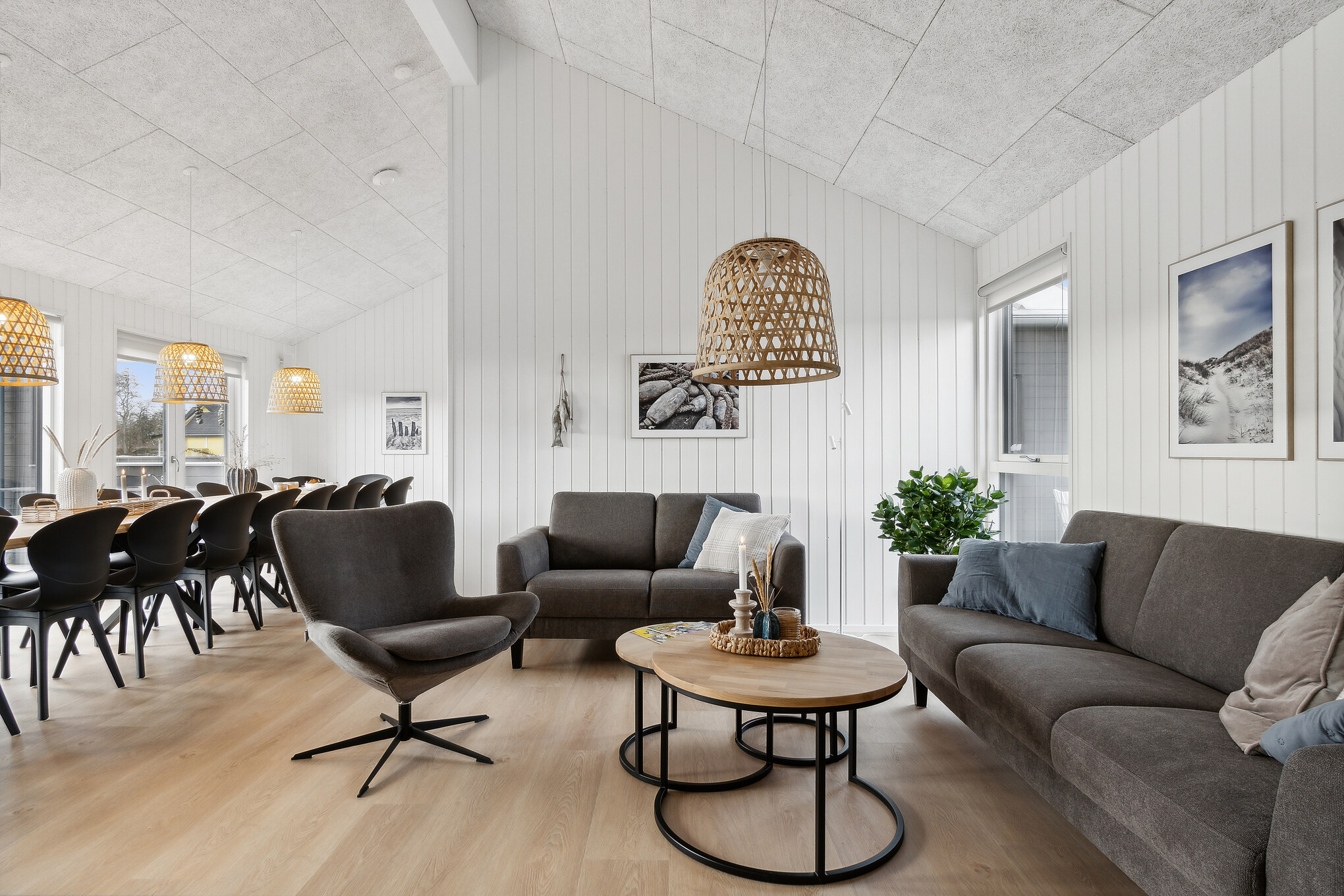 Die Couchecke im Luxusferienhaus Nr. 652 in Nordjütland.