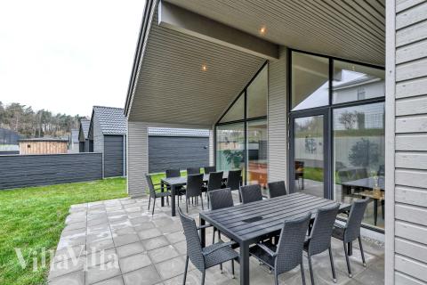 Das Luxusferienhaus Nr. 769 hat eine tolle Terrasse, die mit hochwertigen Gartenmöbeln für 14 Personen ausgestattet ist.