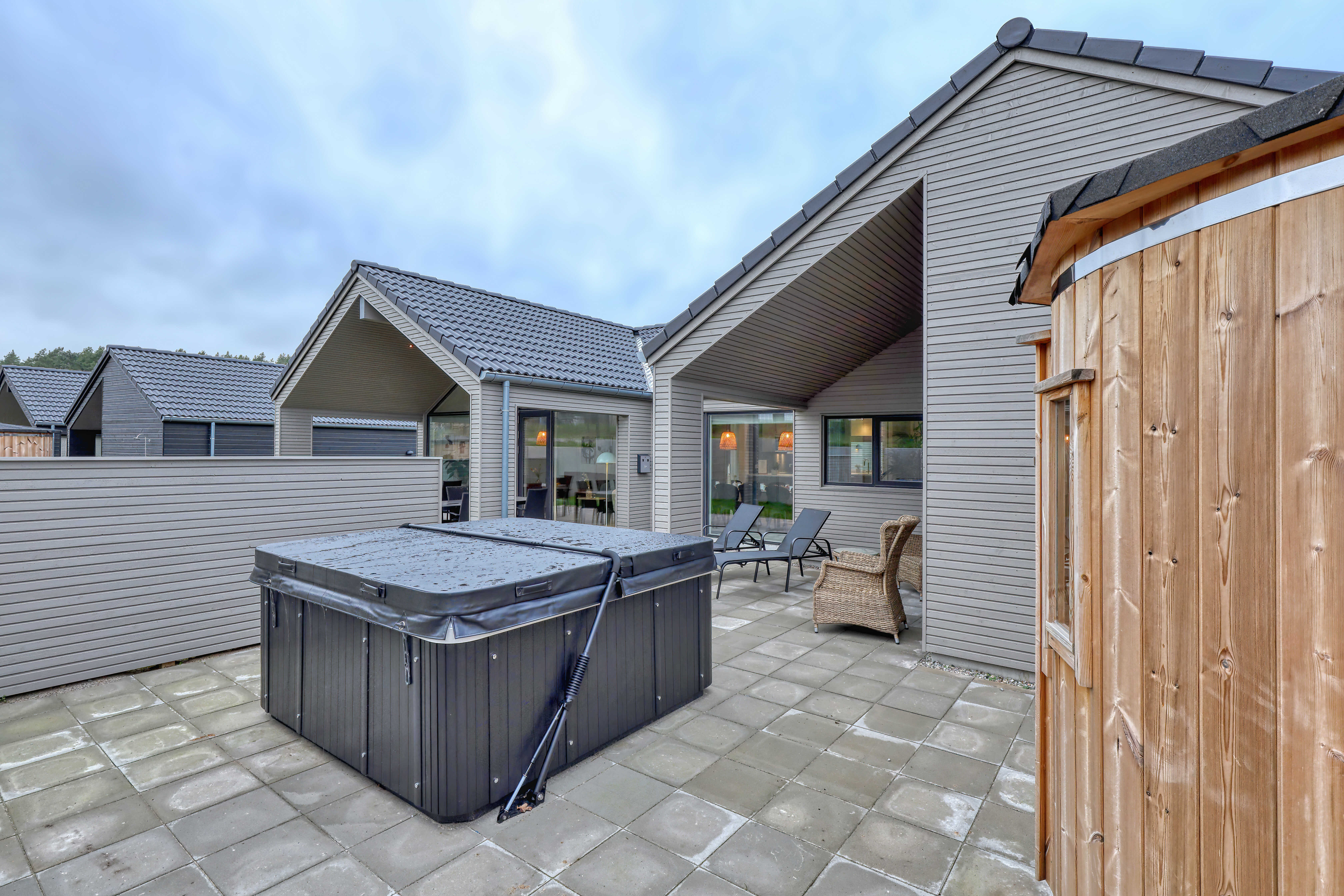 Genießen Sie einen Grillabend auf der Terrasse des Luxusferienhauses Nr. 769 in Deutschland