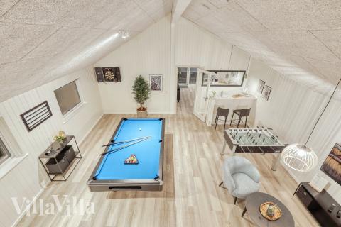 Das Luxusferienhaus 764 für 16 Personen hat einen großen Aktivitätsraum mit u. a. Billard und Darts