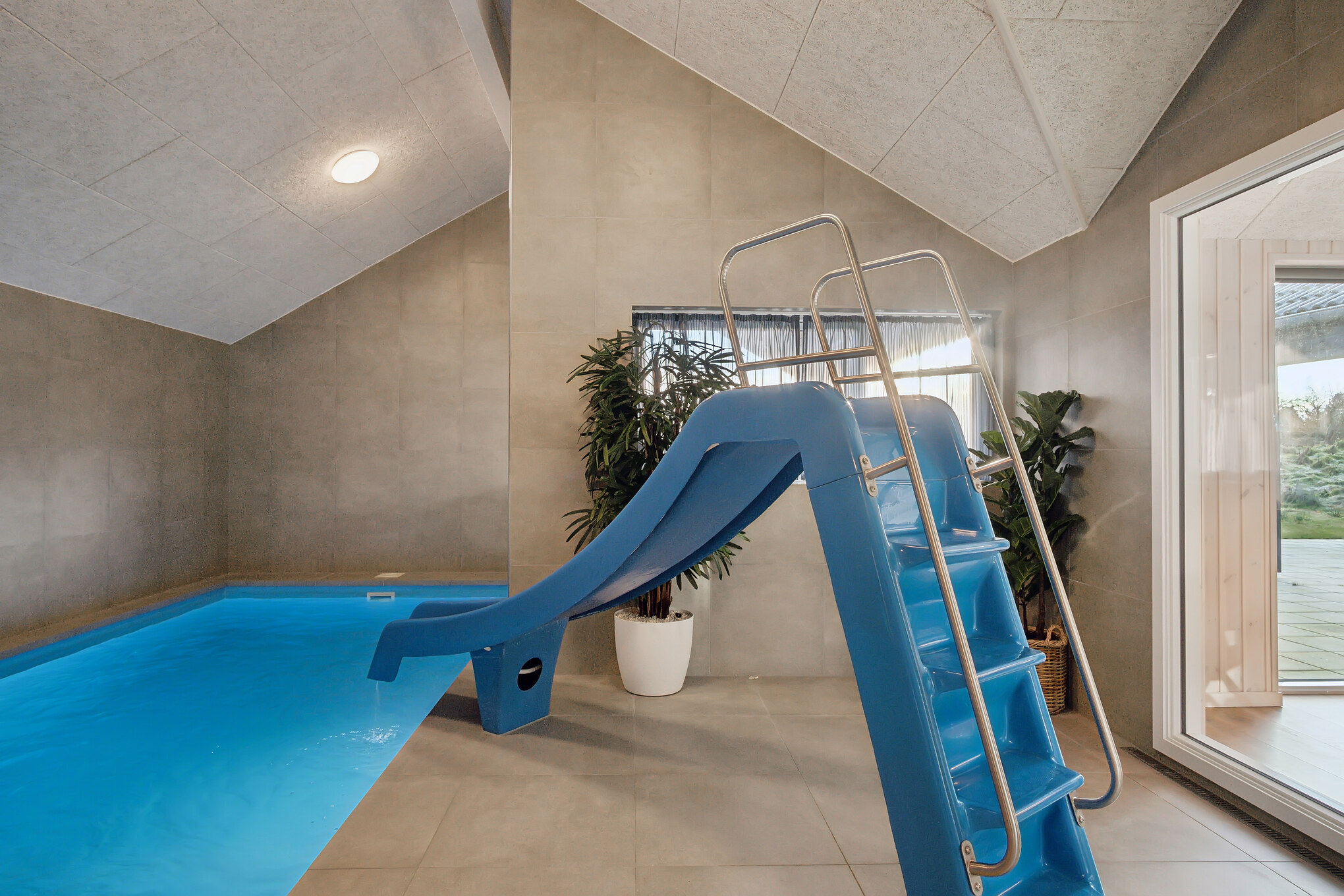 Der schicke Pool im Luxusferienhaus Nr. 597 für 18 Personen