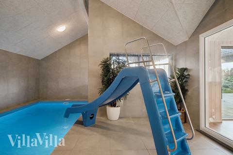 Der schicke Pool im Luxusferienhaus Nr. 597 für 18 Personen