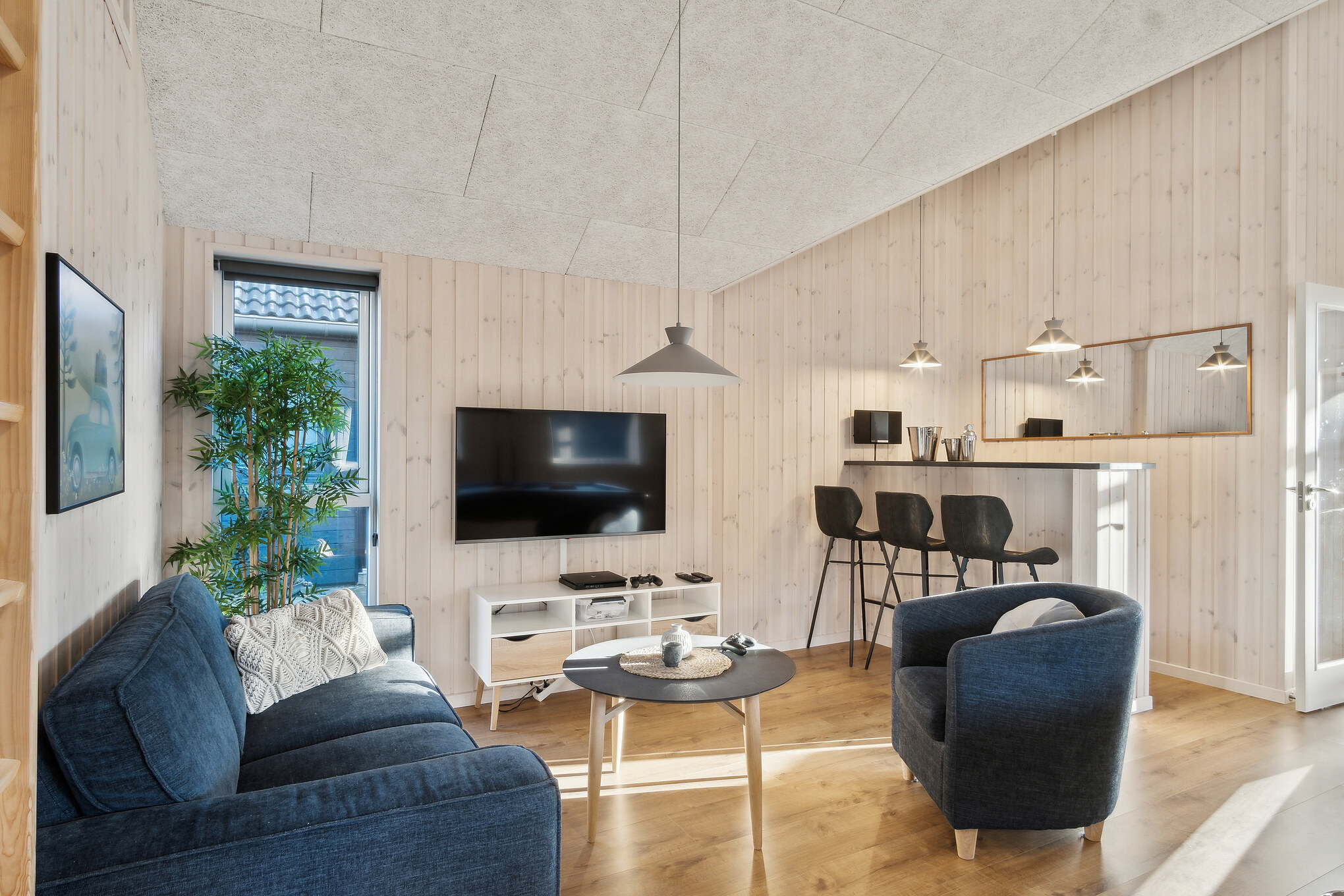 Das Luxusferienhaus 597 für 18 Personen hat einen großen Aktivitätsraum mit u. a. Billard und Darts