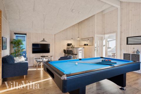 Aktivitätsraum im Luxusferienhaus Nr. 597 mit 7 Schlafzimmern und Platz für 18 Gäste.