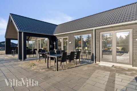 Das Luxusferienhaus Nr. 653 hat eine tolle Terrasse, die mit hochwertigen Gartenmöbeln für 22 Personen ausgestattet ist.