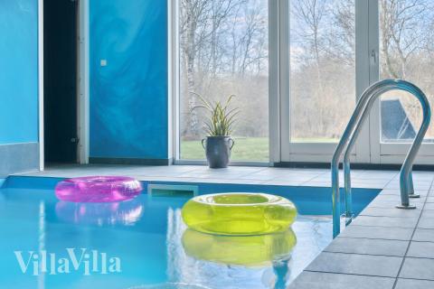 Der schicke Pool im Luxusferienhaus Nr. 681 für 17 Personen