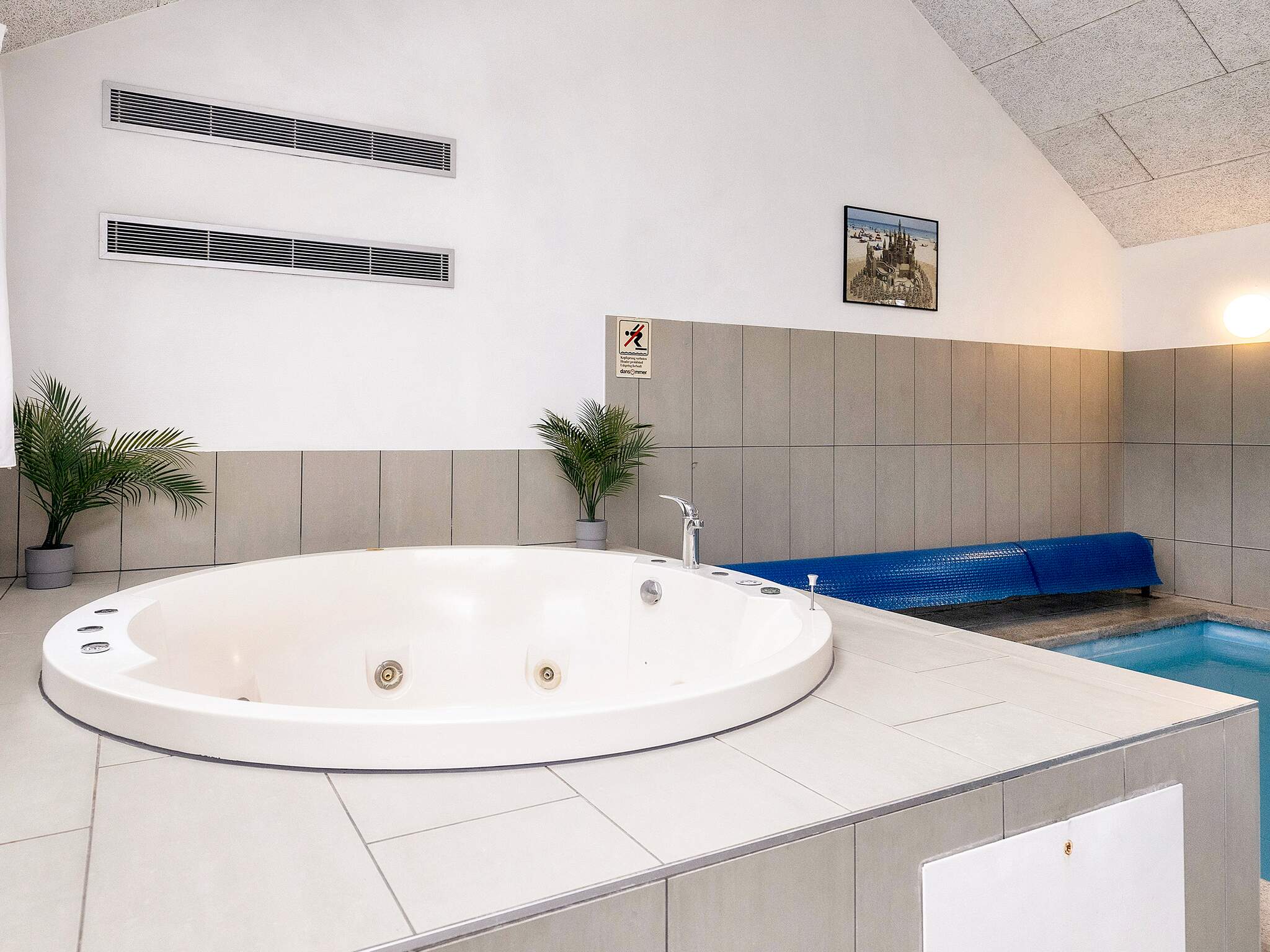 Genießen Sie den warmen Whirlpool im Luxusferienhaus Nr. 218 in Lolland/Falster/Mön