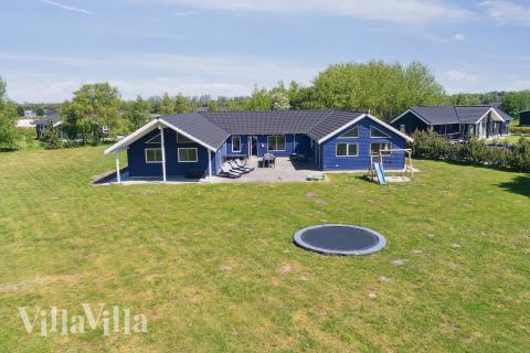 Dieses schöne Poolhaus Nr. 314 mit Platz für 20 Personen liegt in Lolland/Falster/Mön
