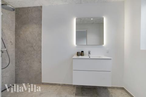 Eines der Badezimmer im Luxusferienhaus Nr. 692