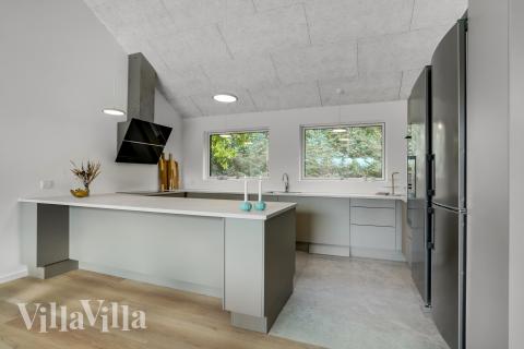 Die Küche in dem Luxusferienhaus Nr. 692 ist so gut ausgestattet, dass man problemlos Mahlzeiten für 12 Personen zubereiten kann.