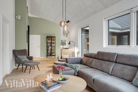 Die Couchecke im Luxusferienhaus Nr. 692 in Nordjütland.