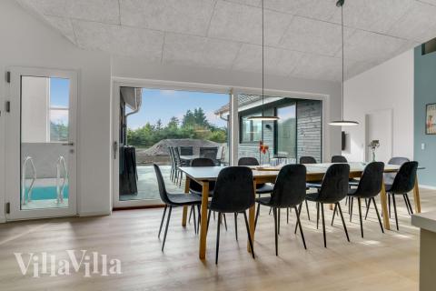 Aufenthaltsraum mit Platz für 12 im Luxusferienhaus Nr. 692.