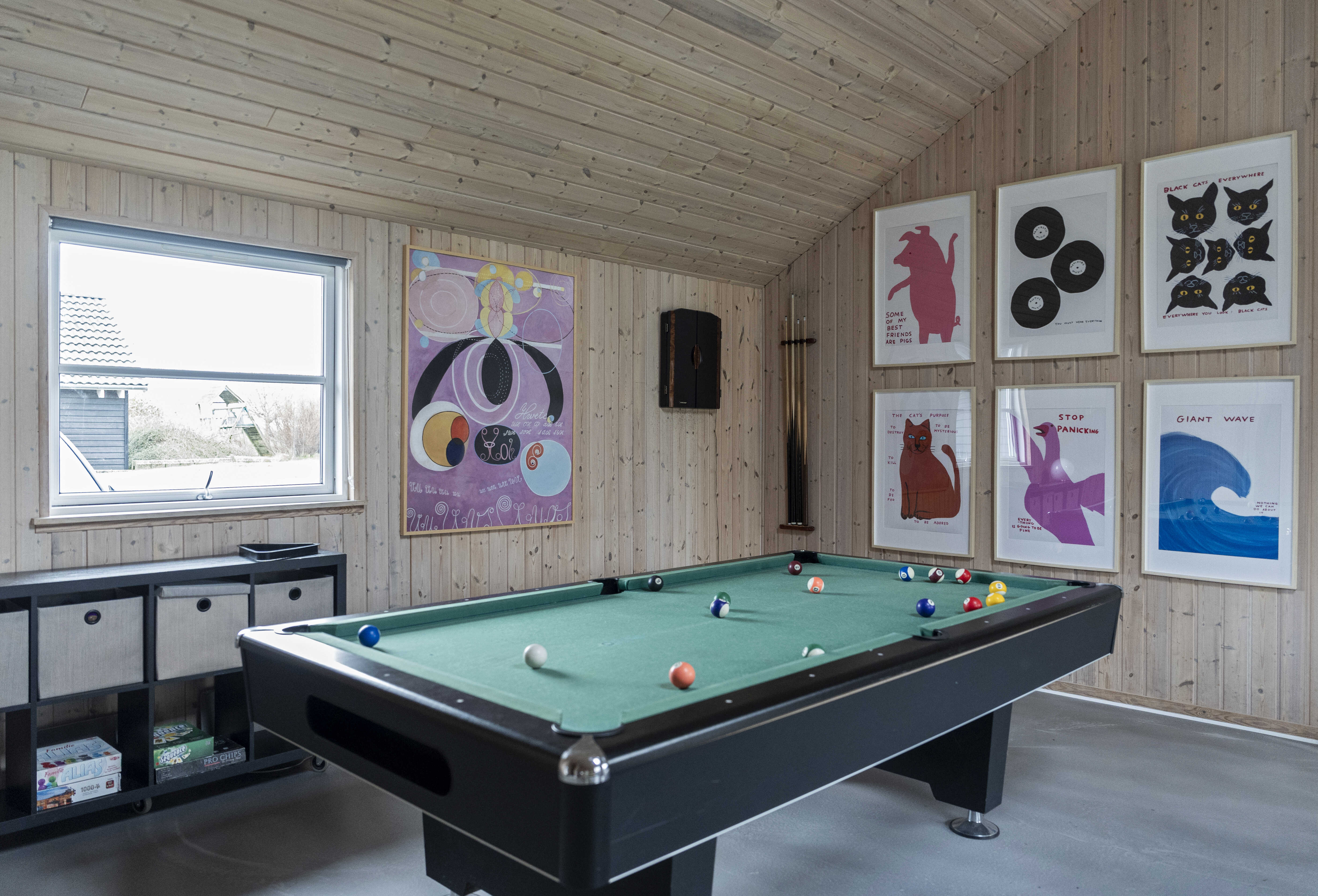 Neben den vielen schönen Stunden, die man im Poolbereich des Hauses verbringen kann, bietet das Luxusferienhaus 275 auch Spielevergnügen bei Billard/Tischtennis und Darts
