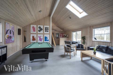 Aktivitätsraum im Luxusferienhaus Nr. 275 mit 7 Schlafzimmern und Platz für 18 Gäste.