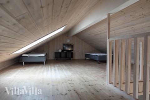 Einige der 18 Schlafgelegenheiten befinden sich im Luxusferienhaus Nr. 275 auf dem ausgebauten Dachboden