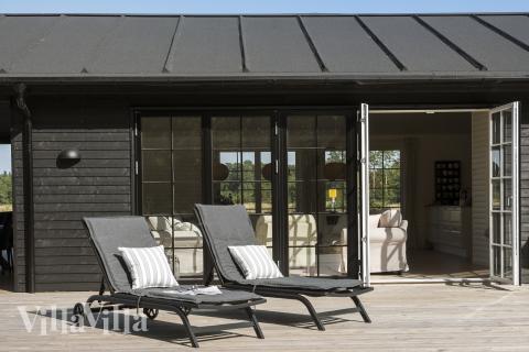 Das Luxusferienhaus Nr. 693 hat eine tolle Terrasse, die mit hochwertigen Gartenmöbeln für 11 Personen ausgestattet ist.