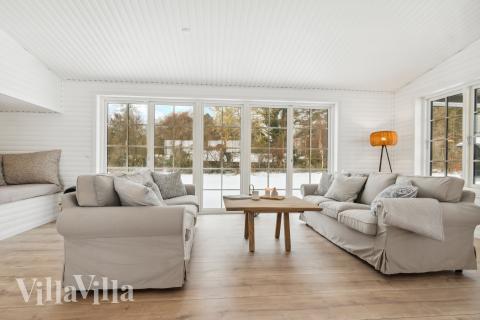 Die Couchecke im Luxusferienhaus Nr. 693 in Nordseeland.