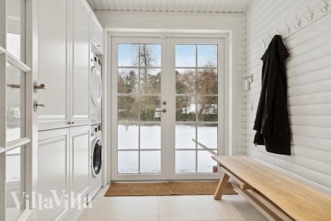 Der geräumige Eingangsbereich im Luxusferienhaus Nr. 693 in Nordseeland