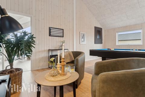 Das Luxusferienhaus 655 für 14 Personen hat einen großen Aktivitätsraum mit u. a. Billard und Darts