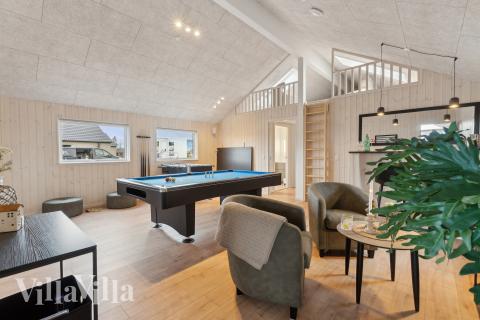 Aktivitätsraum im Luxusferienhaus Nr. 655 mit 6 Schlafzimmern und Platz für 14 Gäste.