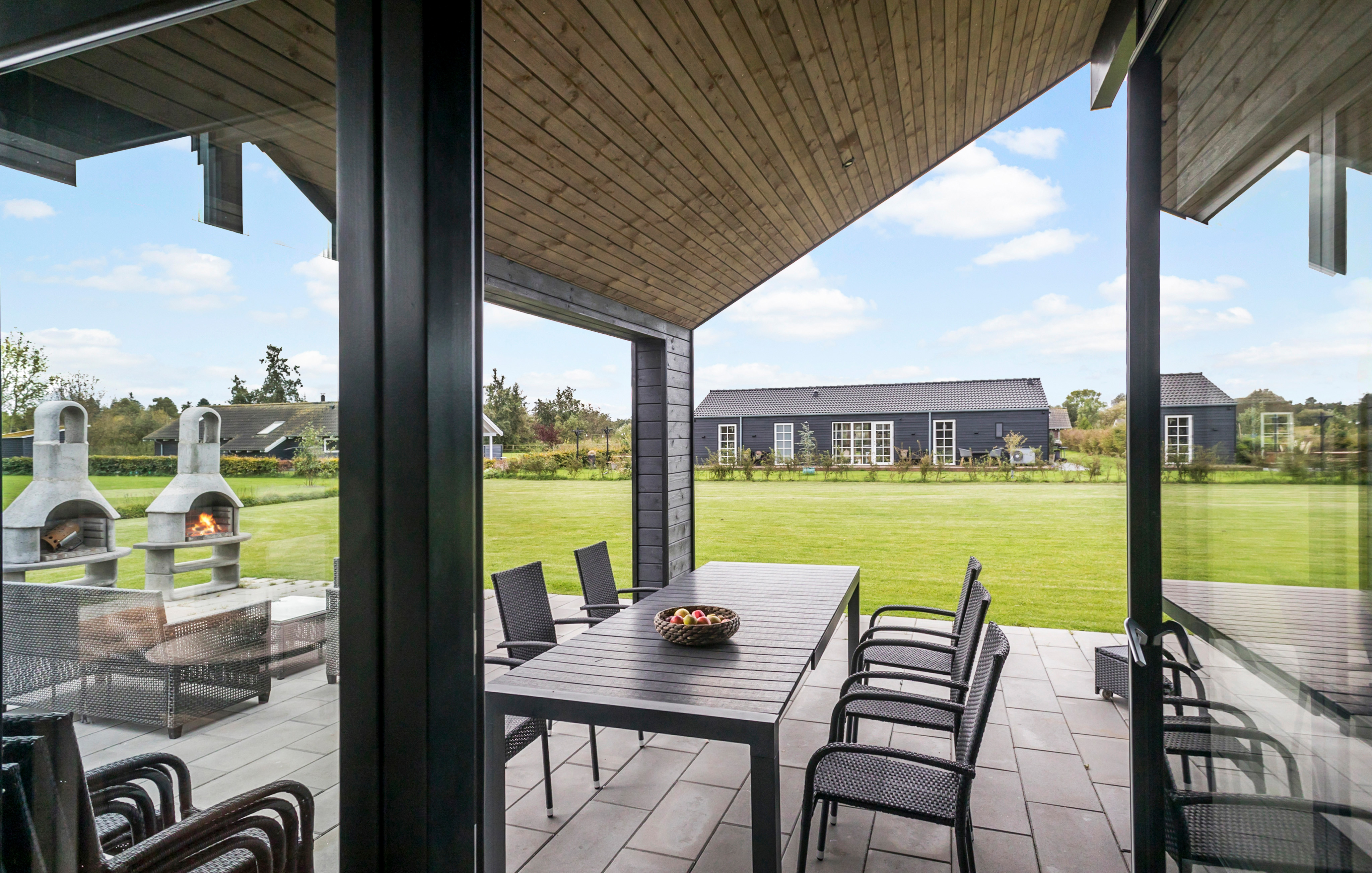 Das Luxusferienhaus Nr. 625 hat eine tolle Terrasse, die mit hochwertigen Gartenmöbeln für 12 Personen ausgestattet ist.