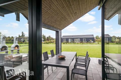 Das Luxusferienhaus Nr. 625 hat eine tolle Terrasse, die mit hochwertigen Gartenmöbeln für 12 Personen ausgestattet ist.