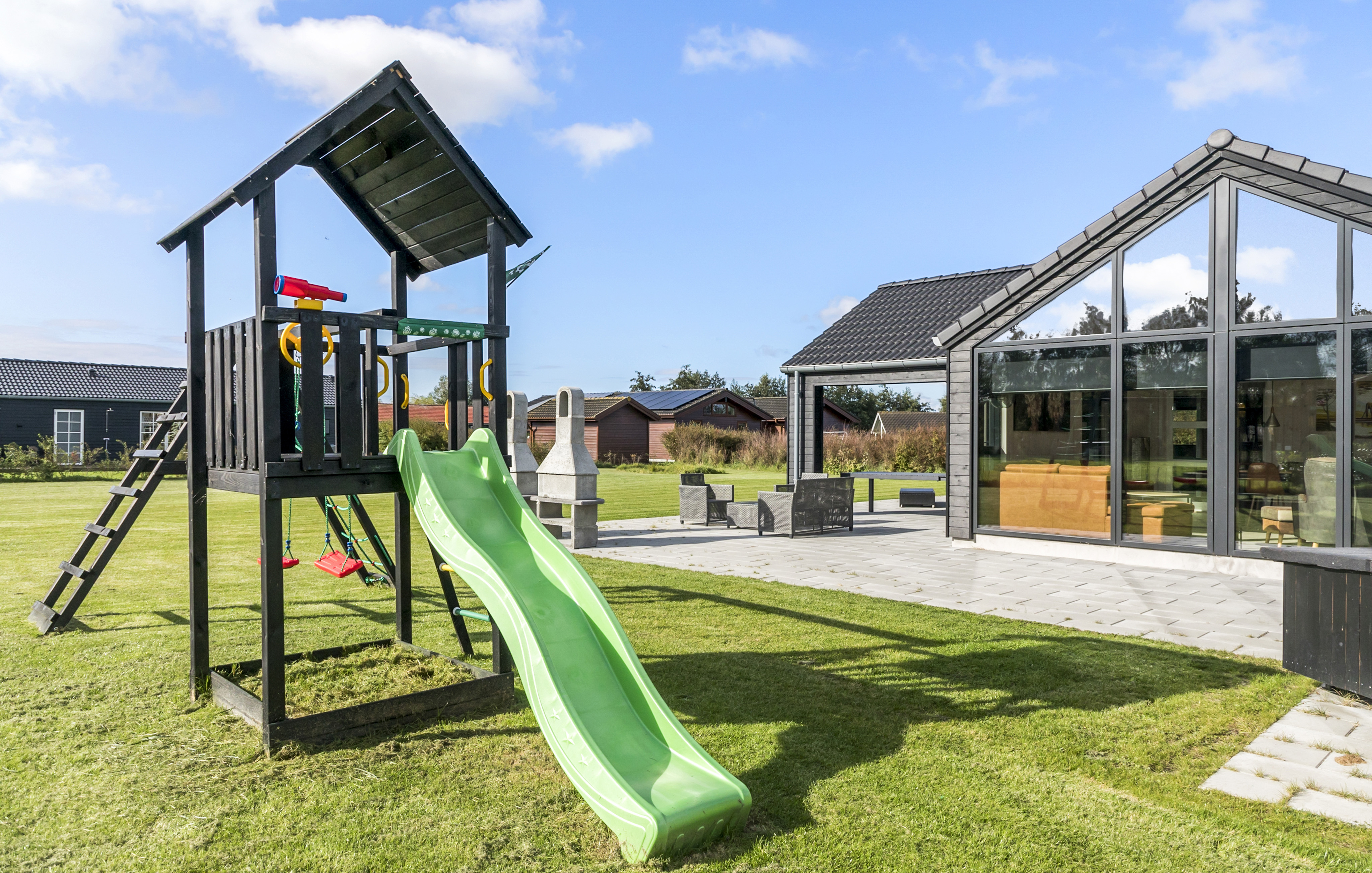 Neben den vielen schönen Stunden, die man im Poolbereich des Hauses verbringen kann, bietet das Luxusferienhaus 625 auch zahlreiche Freizeitangebote im Freien