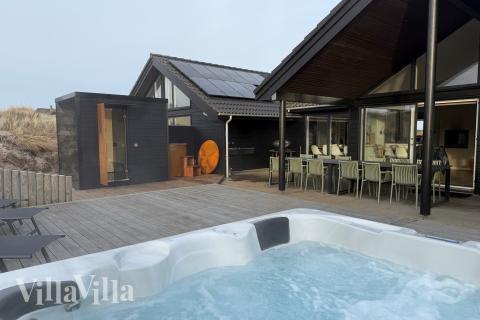 Das Luxusferienhaus Nr. 348 bietet u. a. einen tollen Whirlpool