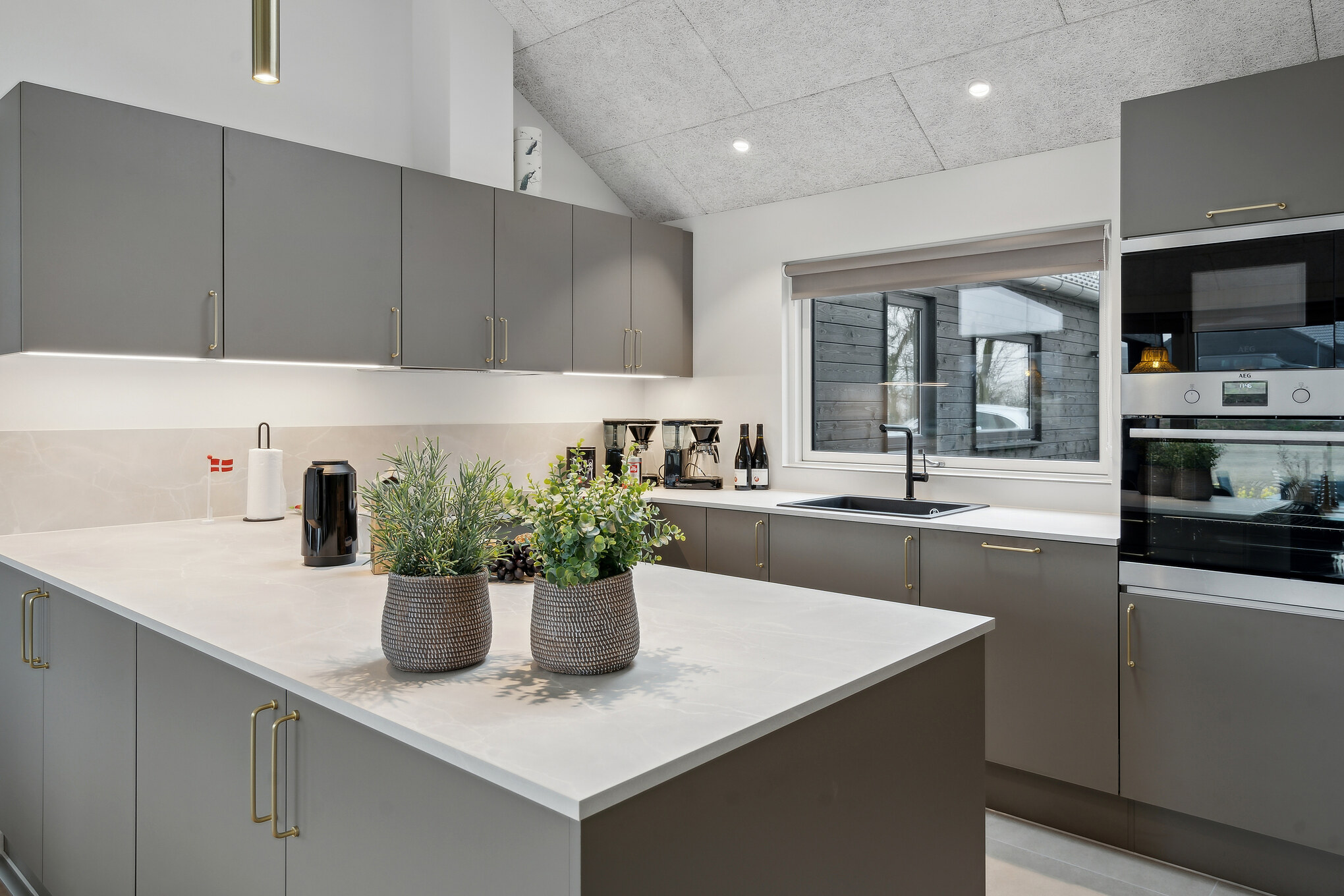 Die Küche in dem Luxusferienhaus Nr. 664 ist so gut ausgestattet, dass man problemlos Mahlzeiten für 16 Personen zubereiten kann.