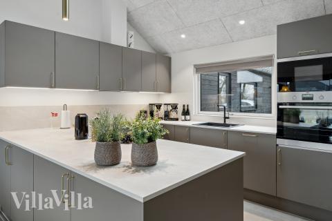 Die Küche in dem Luxusferienhaus Nr. 664 ist so gut ausgestattet, dass man problemlos Mahlzeiten für 16 Personen zubereiten kann.