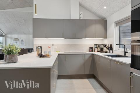 Gut ausgestattete Küche im Luxusferienhaus Nr. 664 in Südjütland.