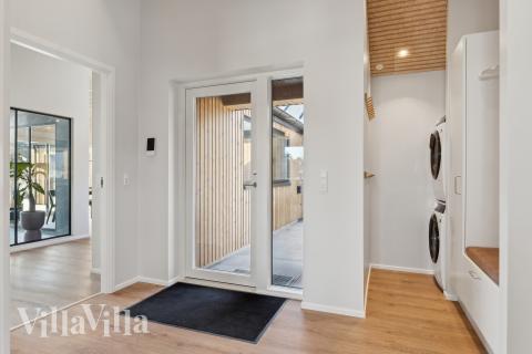 Der geräumige Eingangsbereich im Luxusferienhaus Nr. 660 in Westjütland