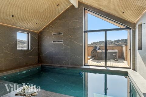 Der schicke Pool im Luxusferienhaus Nr. 660 für 16 Personen