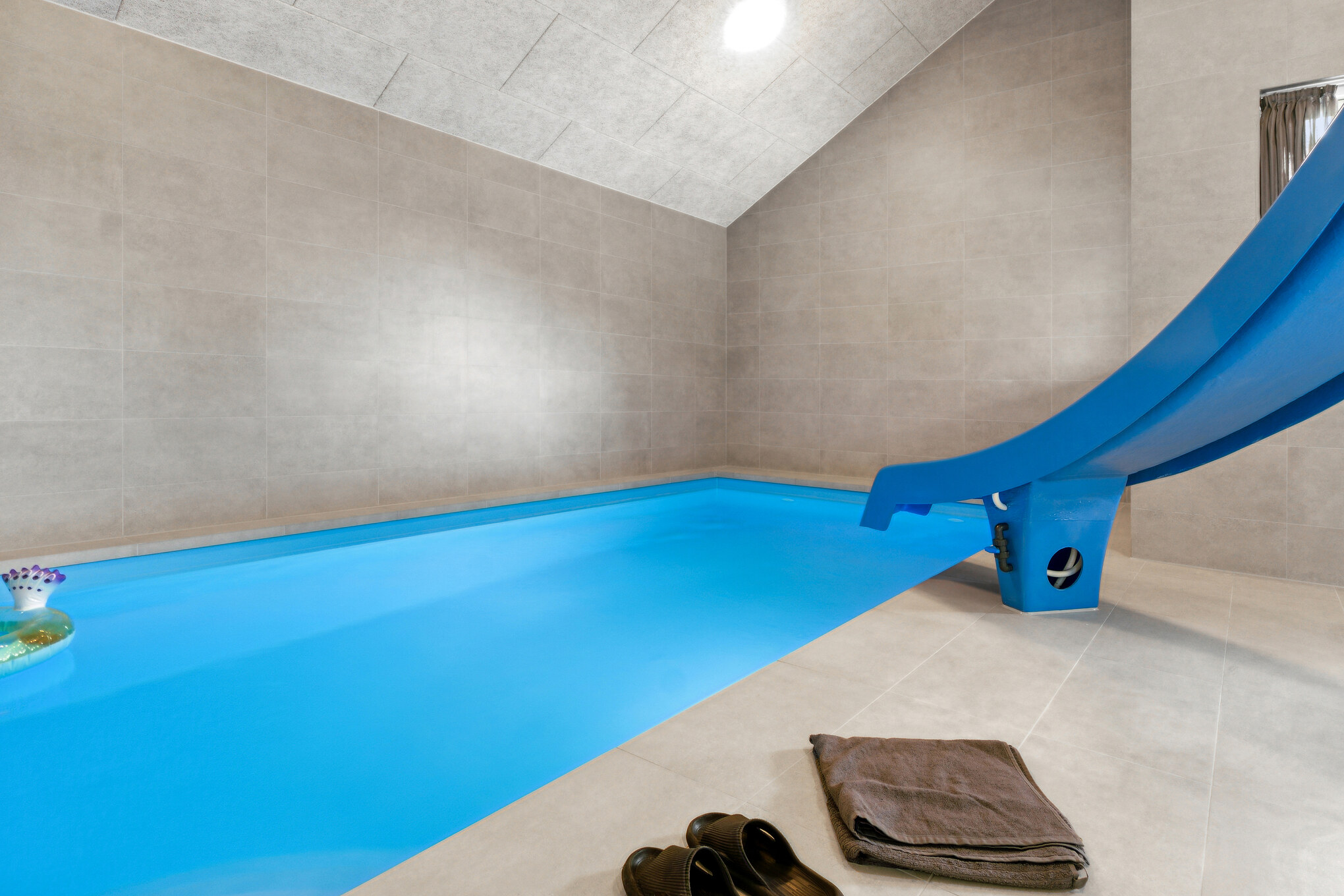 Der schicke Pool im Luxusferienhaus Nr. 665 für 14 Personen