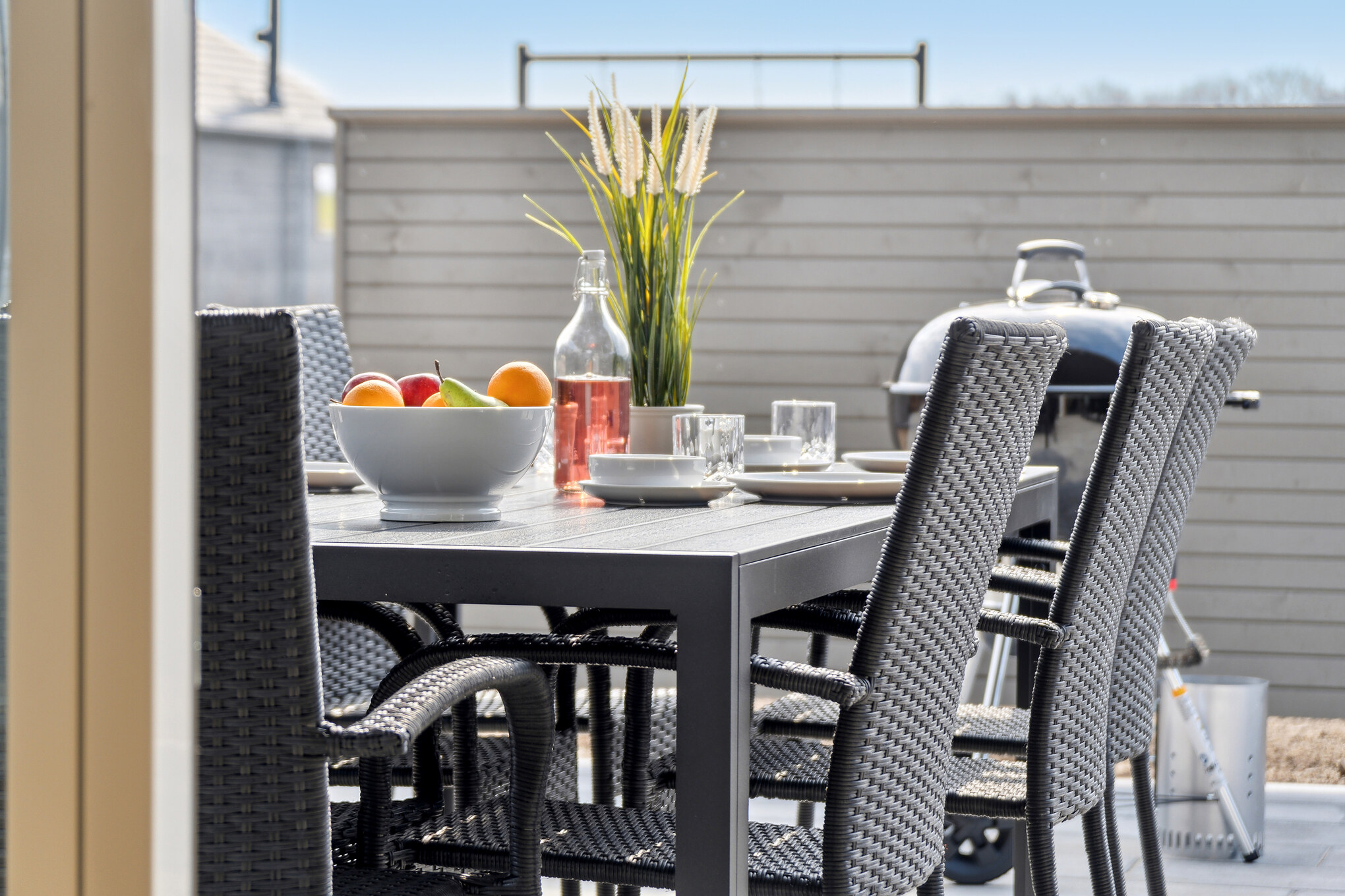 Das Luxusferienhaus Nr. 665 hat eine tolle Terrasse, die mit hochwertigen Gartenmöbeln für 14 Personen ausgestattet ist.