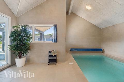 Der schicke Pool im Luxusferienhaus Nr. 666 für 14 Personen